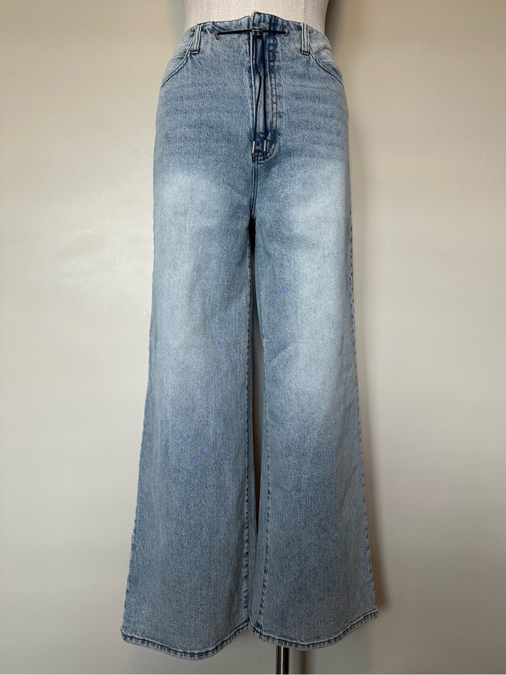 NWT Wide-Leg Drawstring Light-Medium Blue Women’s Jeans